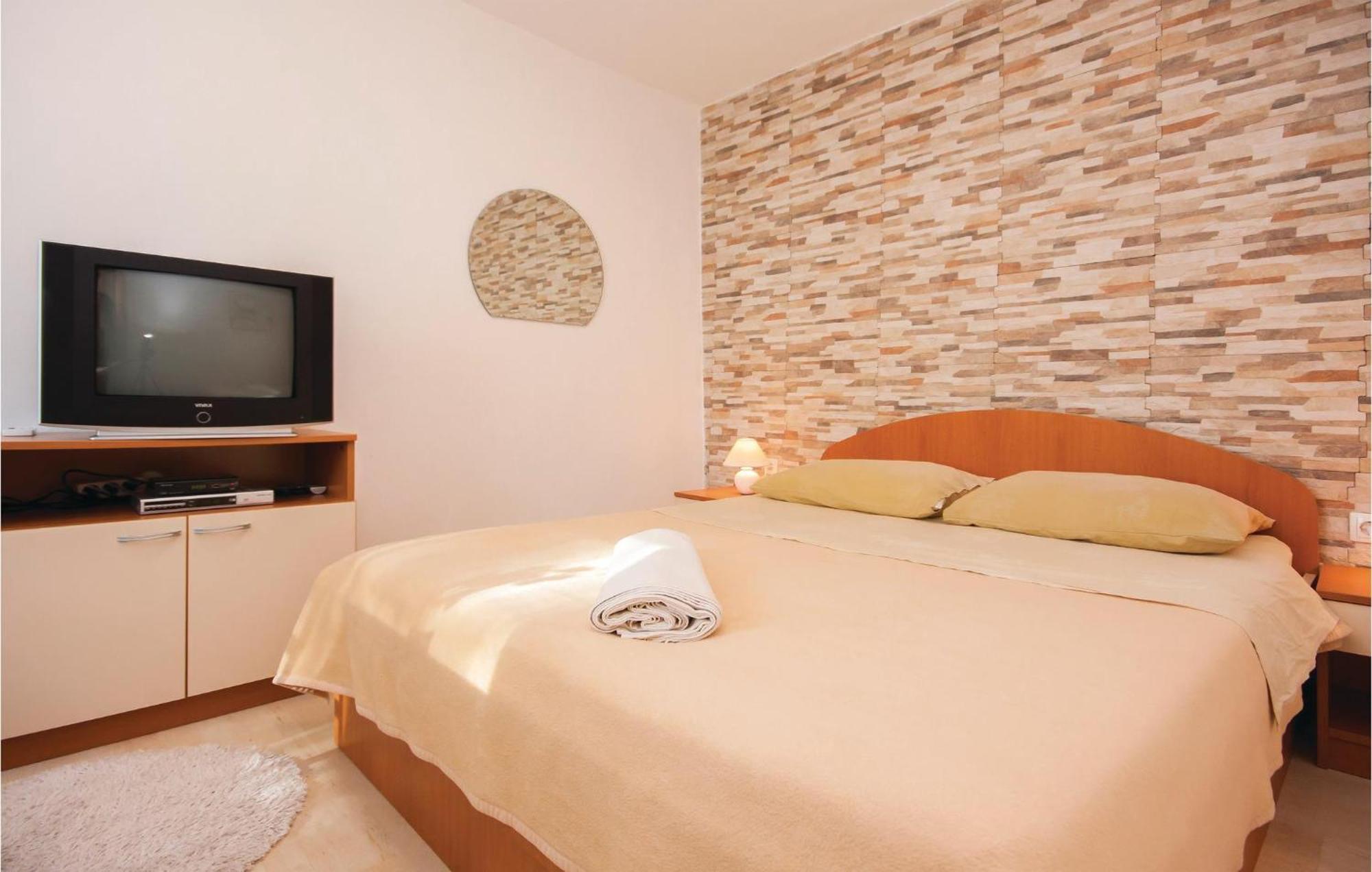 Nice Apartment In Raslina With House Sea View Kültér fotó